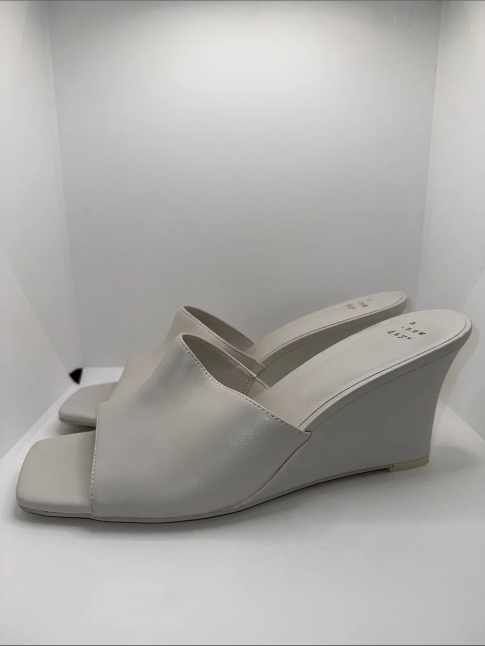 A New Day Vivi Wedge Mule Heels Women’s 10 Off-White Vegan Leather Open Toe
